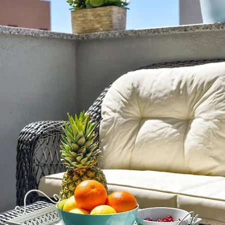 Moderan Kondominij + Terasa Zara