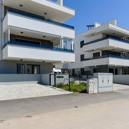 Moderan Kondominij + Terasa Appartamento Zara