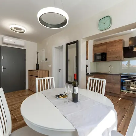 Moderan Kondominij + Terasa Appartement Zadar