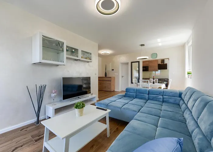 Moderan Kondominij + Terasa *