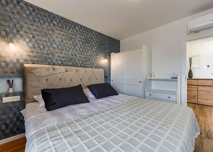 Moderan Kondominij + Terasa