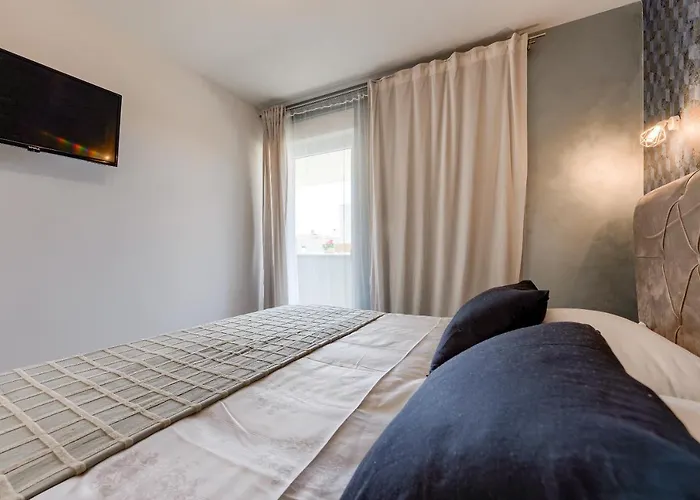 Moderan Kondominij + Terasa